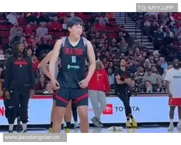 开拓者球迷嘉年华对抗赛黑队险胜白队杨瀚森队友夏普荣膺MVP称号