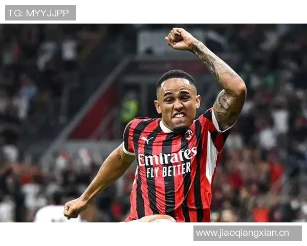 奥卡福进球瞬间意外出现沙滩球引发热刺球迷热议