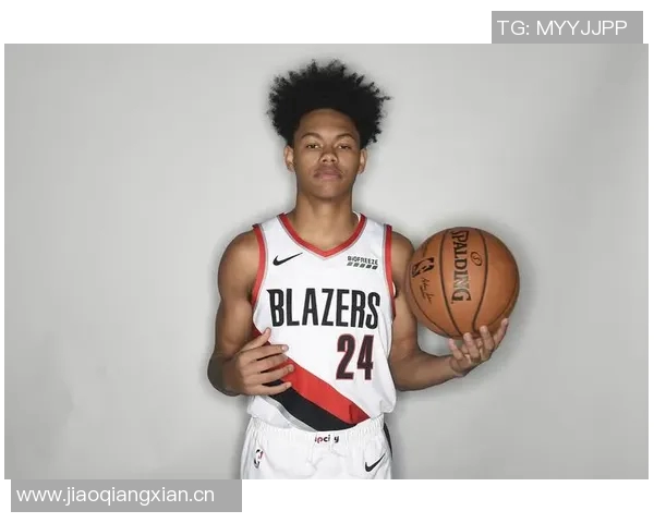 新援安芬尼西蒙斯首秀表现出色13投6中三分球命中率提升至29砍下18分3助攻 新援安芬尼西蒙斯首秀表现出色13投6中三分球命中率提升至29砍下18分3助攻