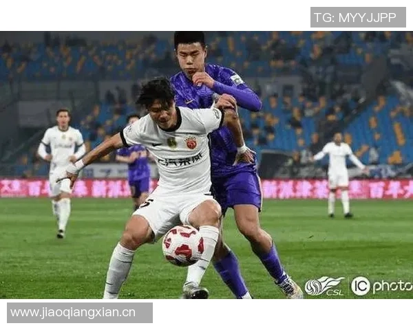 武汉三镇对阵深圳新鹏城半场战报埃杜加西亚再度破门杨一鸣遭遇红牌处罚