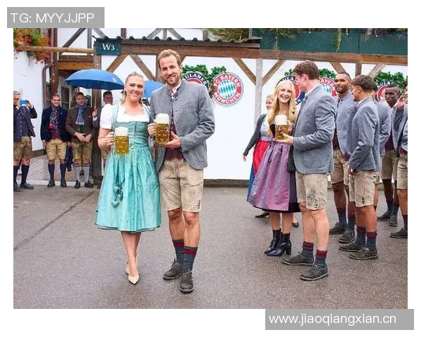 凯恩与妻子共享啤酒节欢乐时光为这一周的美好回忆添上完美句号