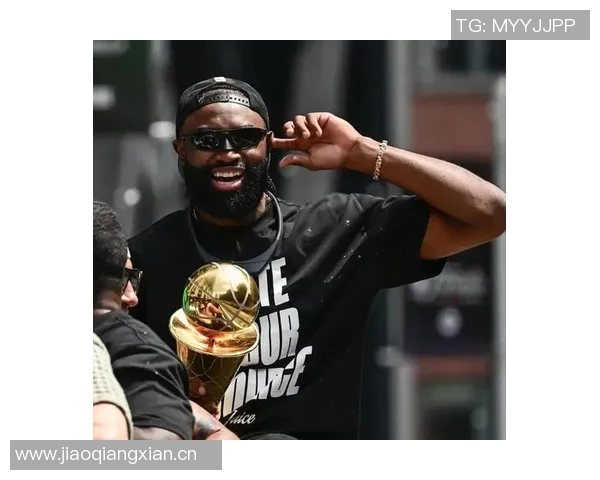 杰伦布朗对裁判漏判乔治铲翻表示愤怒认为这种情况不可接受 杰伦布朗对裁判漏判乔治铲翻表示愤怒认为这种情况不可接受