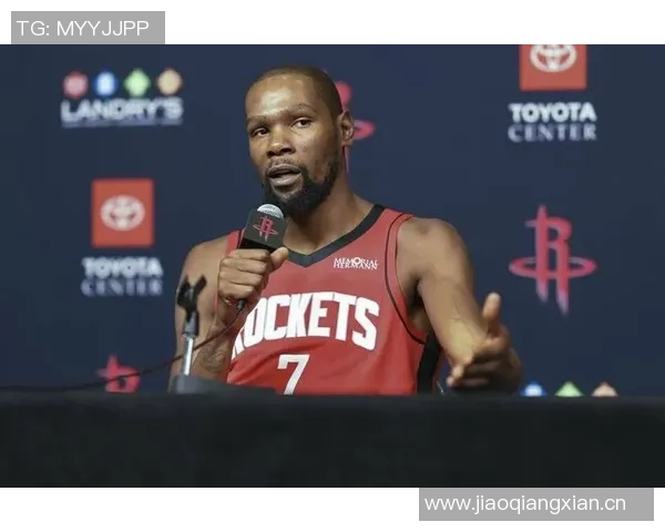 杜兰特坦言进攻表现不佳但坚信球队正在不断提升实力 杜兰特坦言进攻表现不佳但坚信球队正在不断提升实力