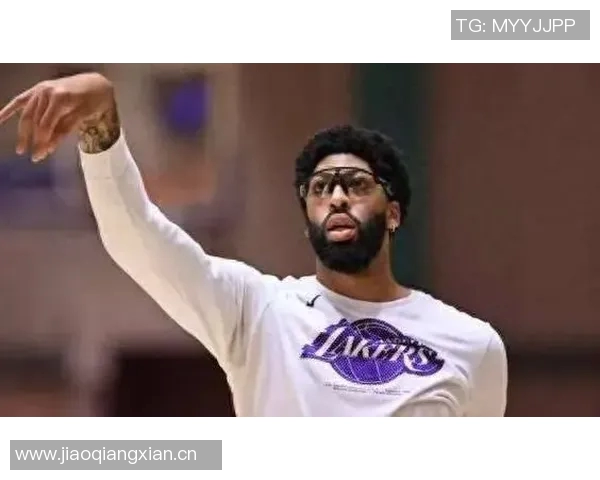 浓眉复出状态渐入佳境16分钟内贡献7分7板与2次封盖